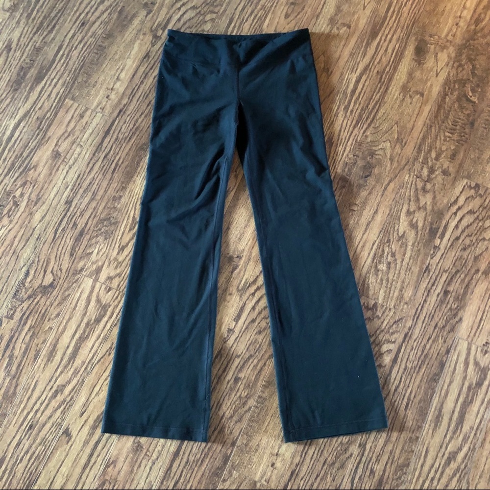 Women’s Under Armour Workout Pants, Size Medium